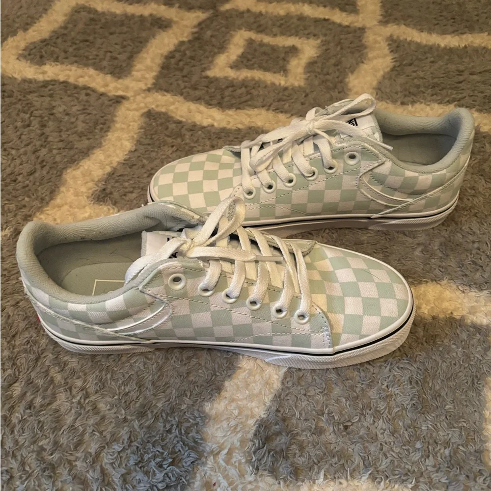 Checkered Vans - Picture 2 of 6